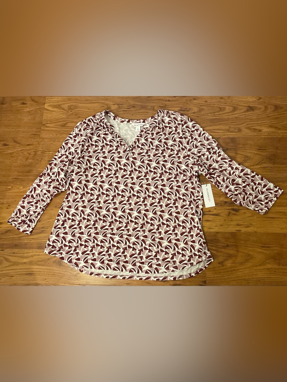 Liz Claiborne Burgundy and White Geometric V-Neck Blouse New with Tags Size XL